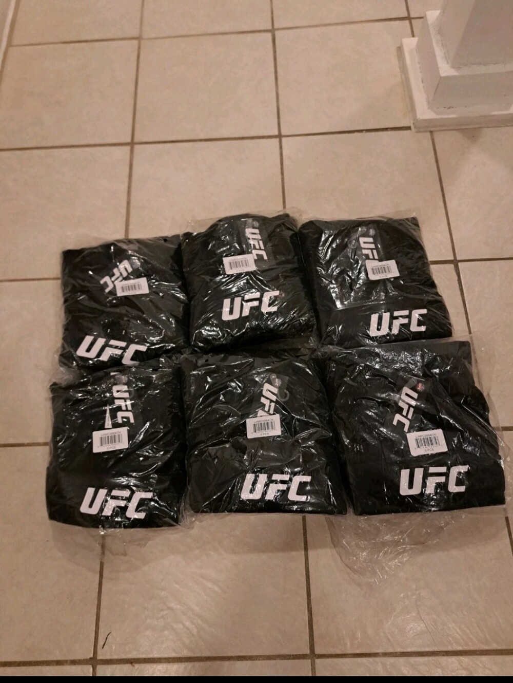 NWT UFC Official Cuffed Winter Knit Beanie Hat - Black